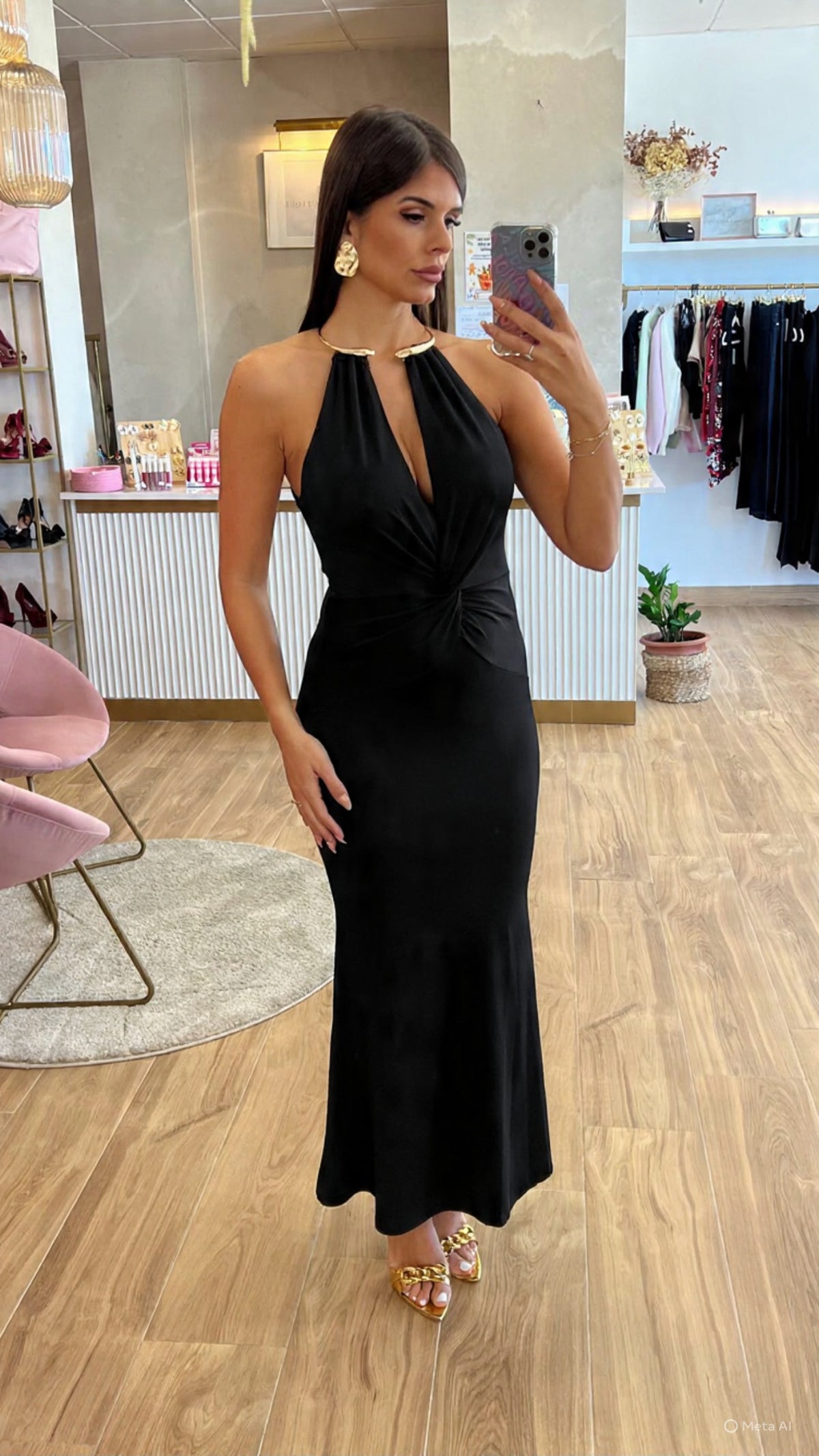 Vestido Cuello Oro Nudo Negro