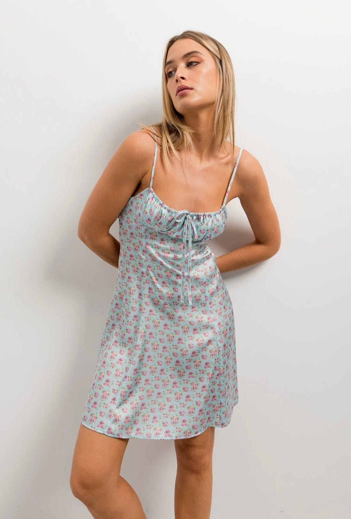 Vestido Lencero Floral Satinado