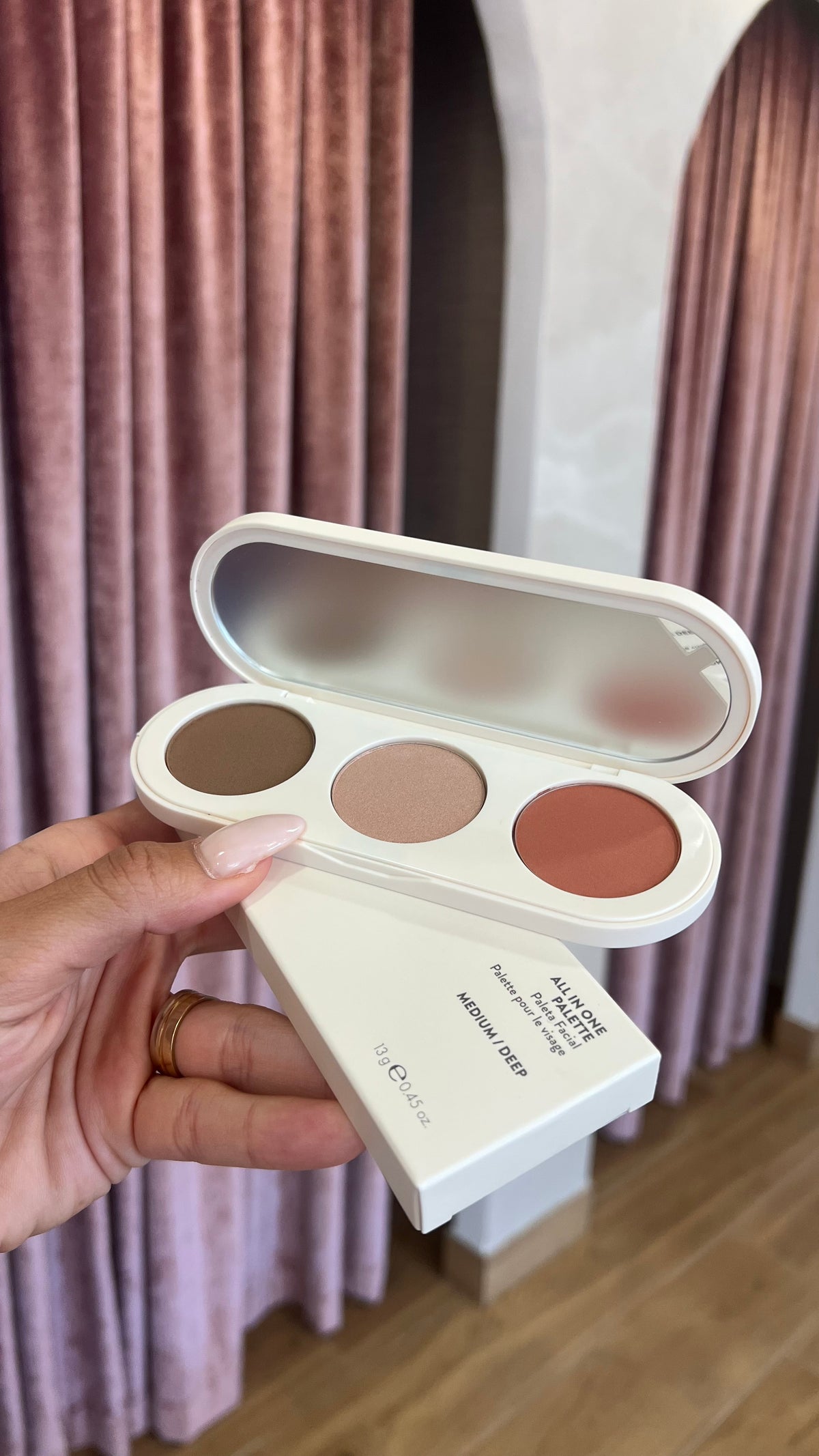 Paleta 3 en 1 Contorno,Rubor e Iluminador (Línea Dermatológica)