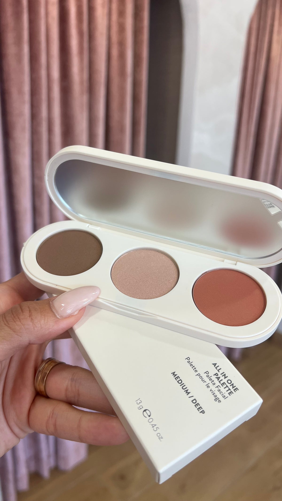 Paleta 3 en 1 Contorno,Rubor e Iluminador (Línea Dermatológica)