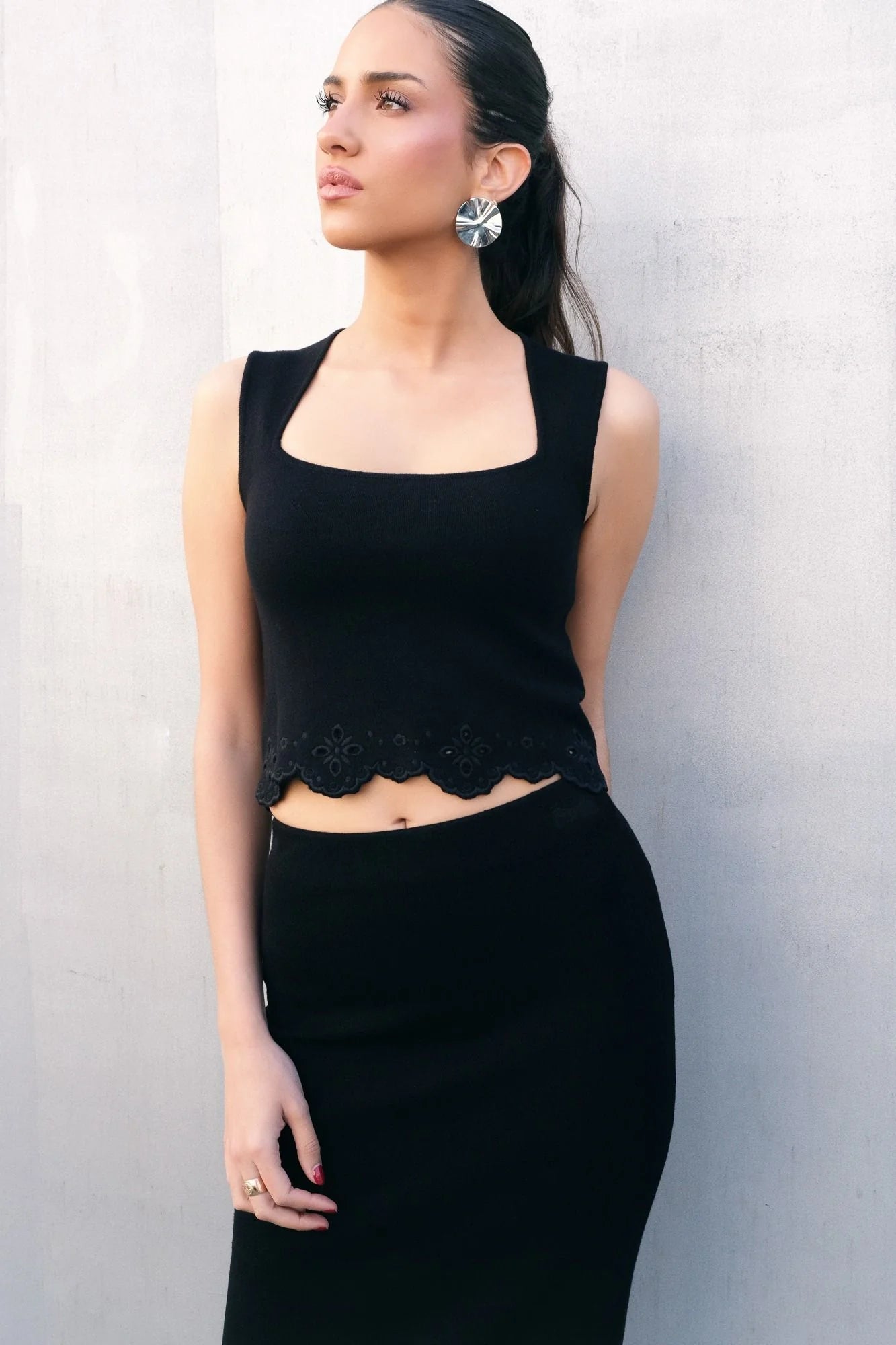 Conjunto Punto y Bordado Negro