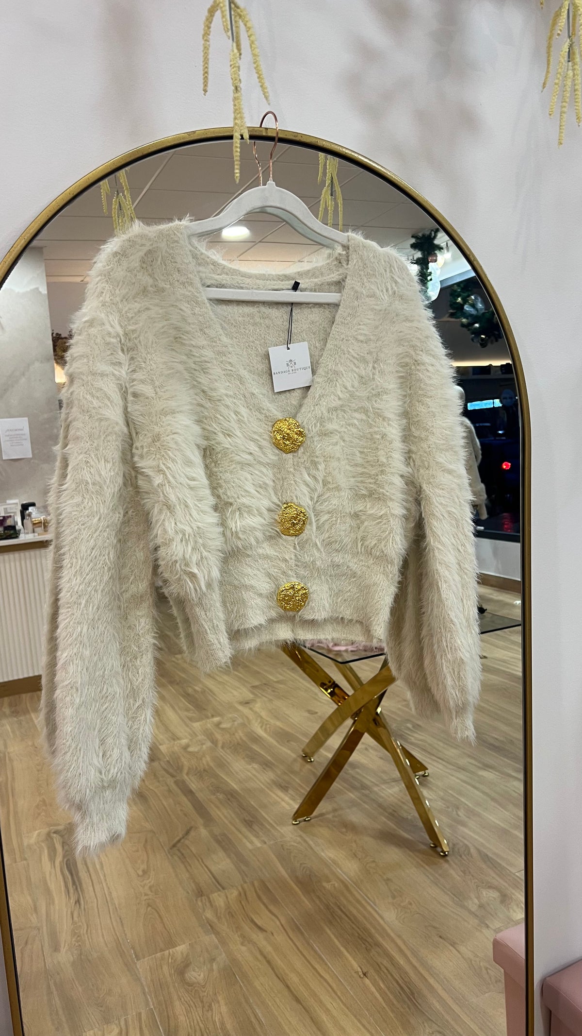 Rebeca Botones Oro Beige