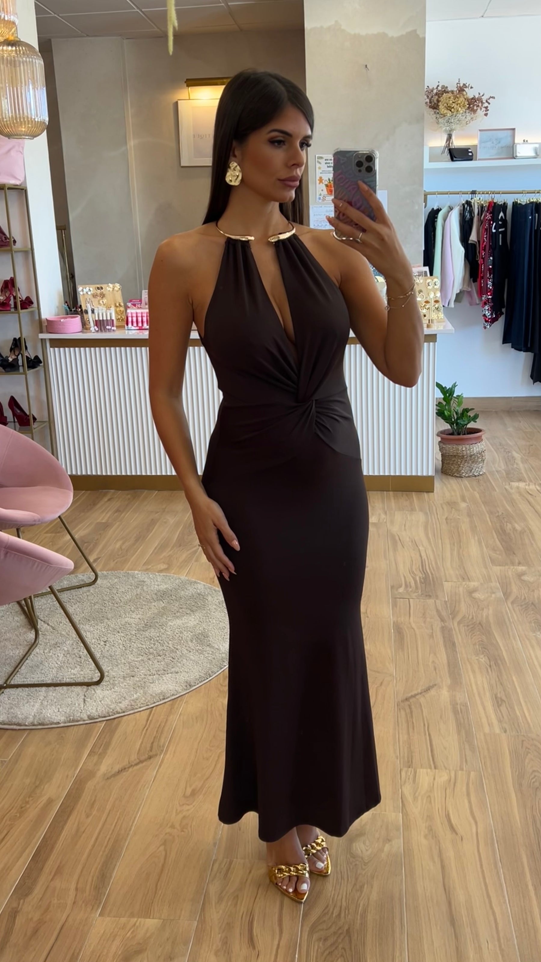 Vestido Cuello Oro Nudo Chocolate