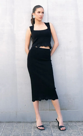 Conjunto Punto y Bordado Negro