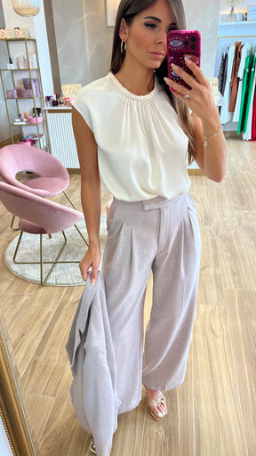 Blusa Satinada Detalle Cuello