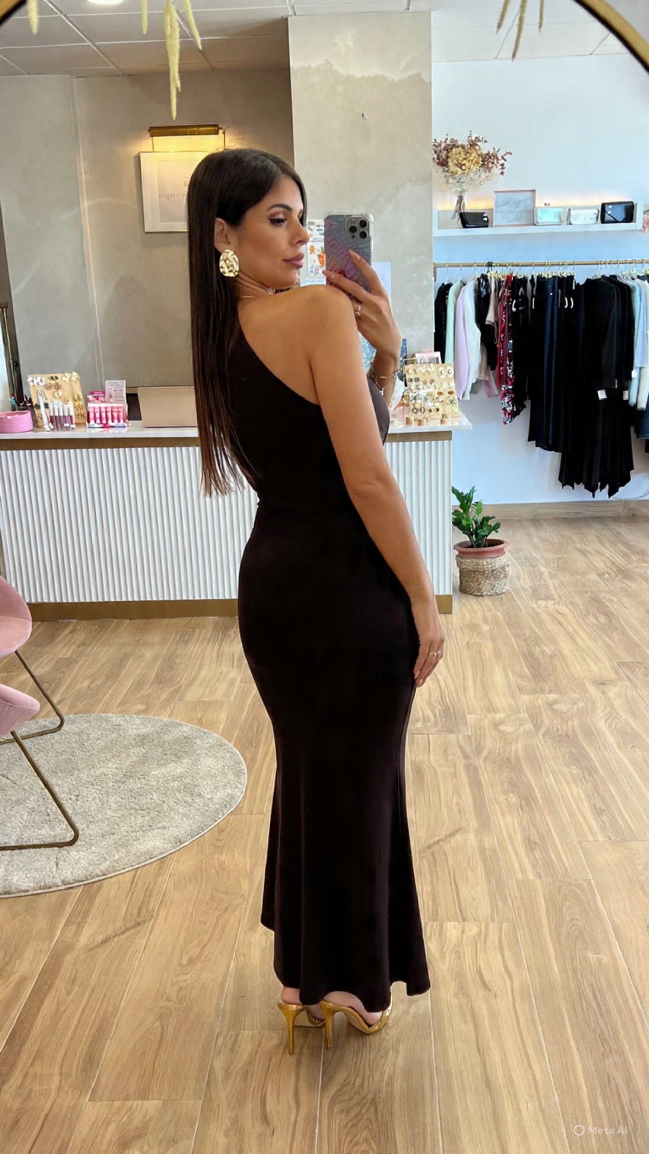 Vestido Cuello Oro Nudo Negro