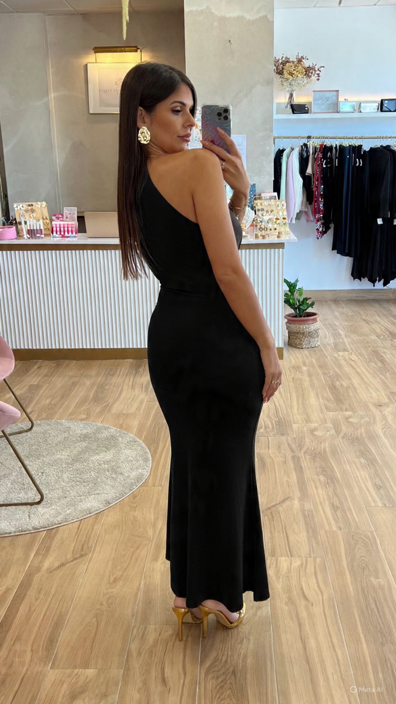 Vestido Cuello Oro Nudo Negro