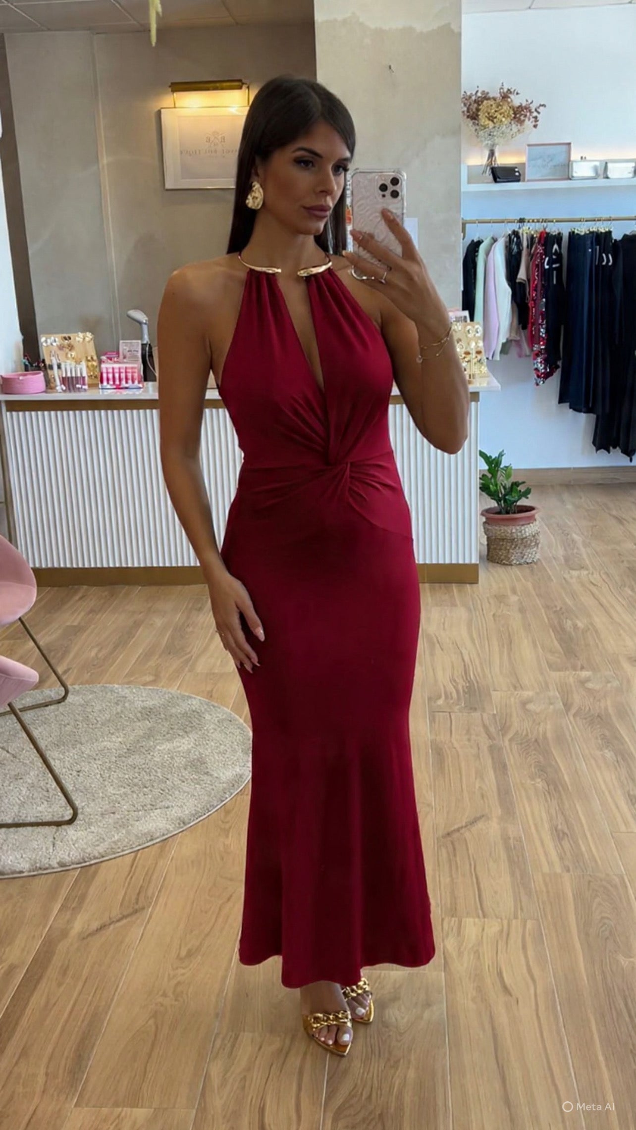 Vestido Cuello Oro Nudo Burdeos