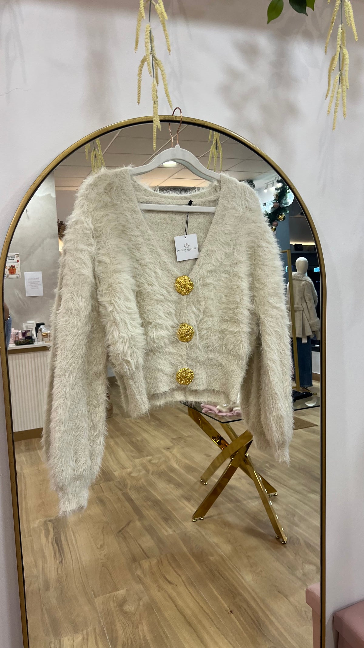 Rebeca Botones Oro Beige