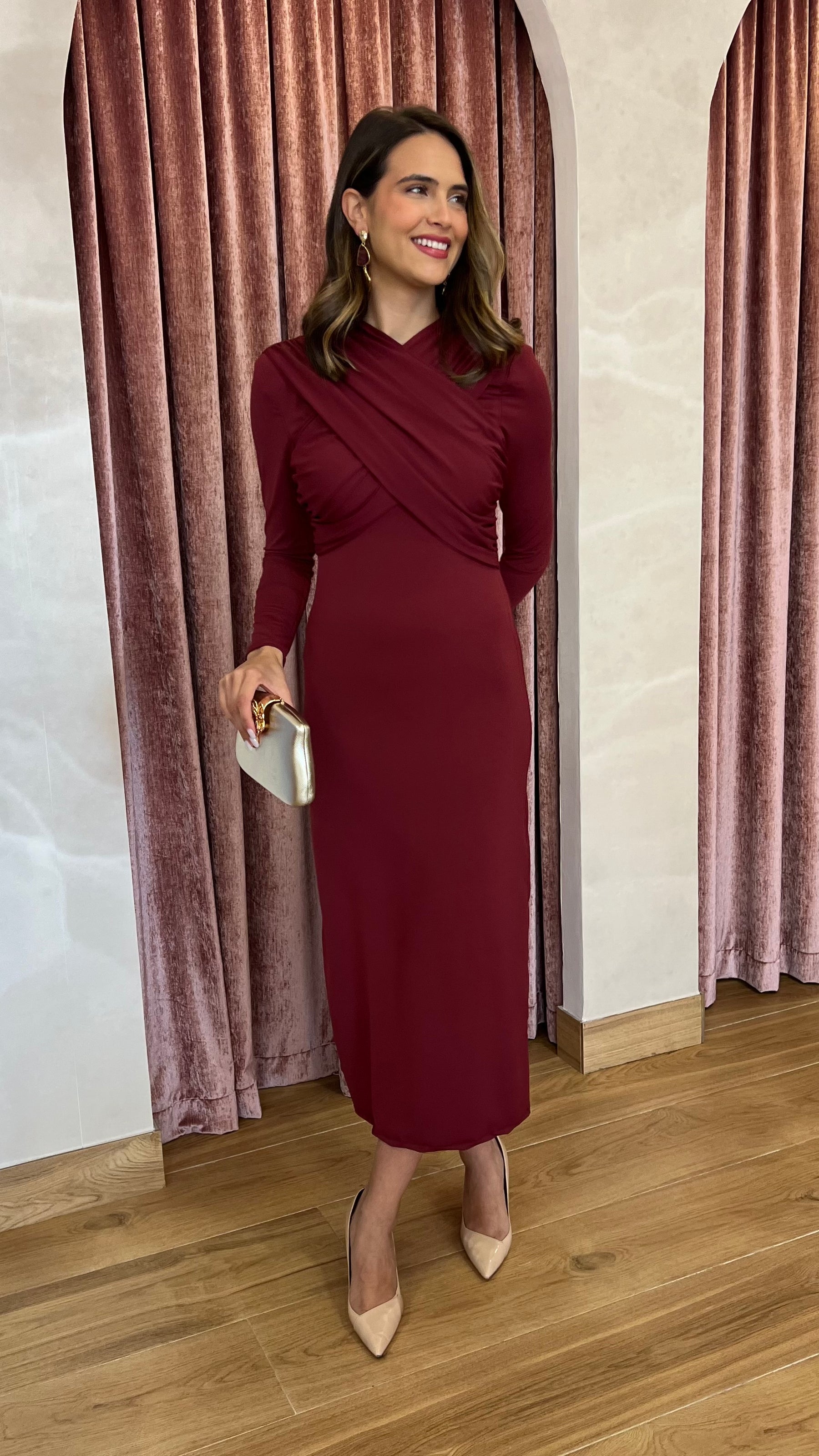 Vestido Midi Drapeado Burdeos